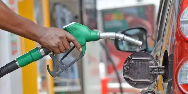 Nigeria importing 25 million litres of petrol daily fg