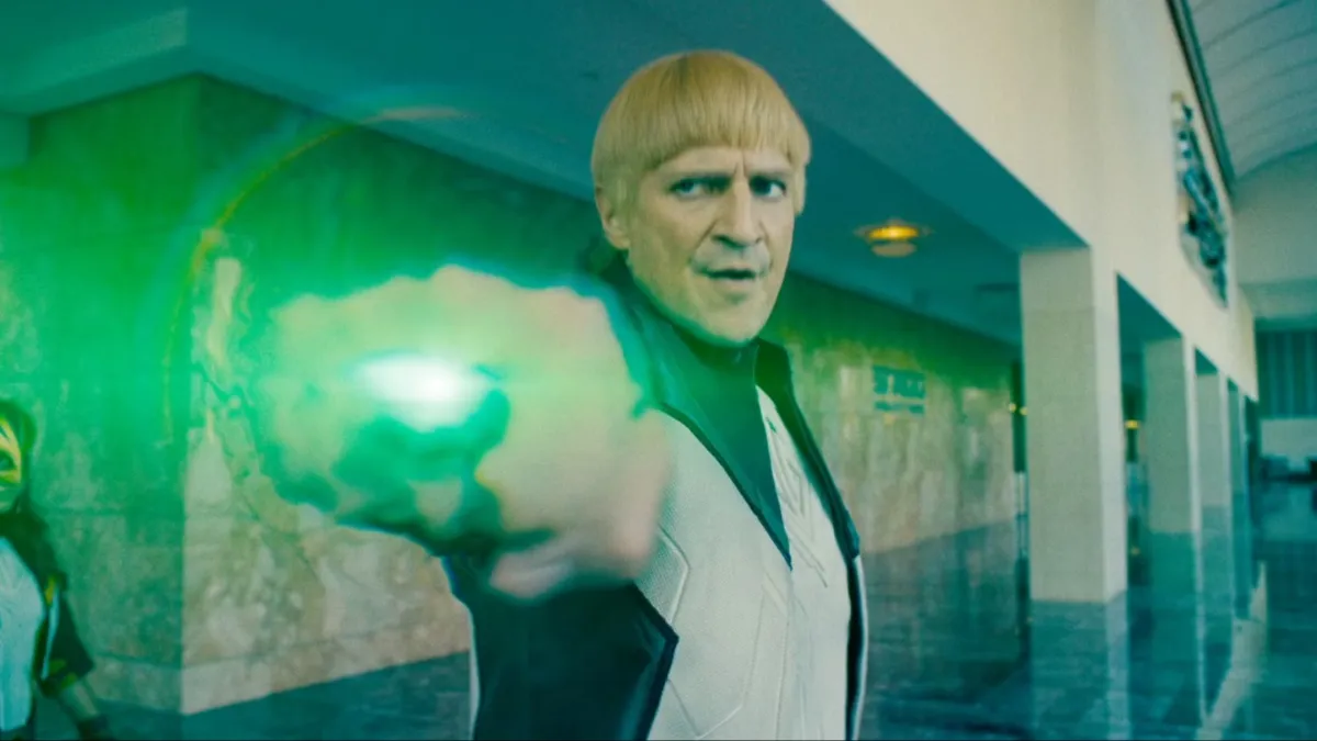 Supermans nathan fillion on guy gardners green lantern hes a jerk