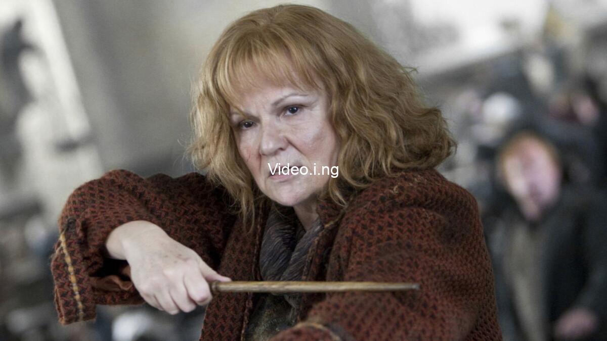 One stranger things season 5 moment secretly tributes to julie walters harry potter scene